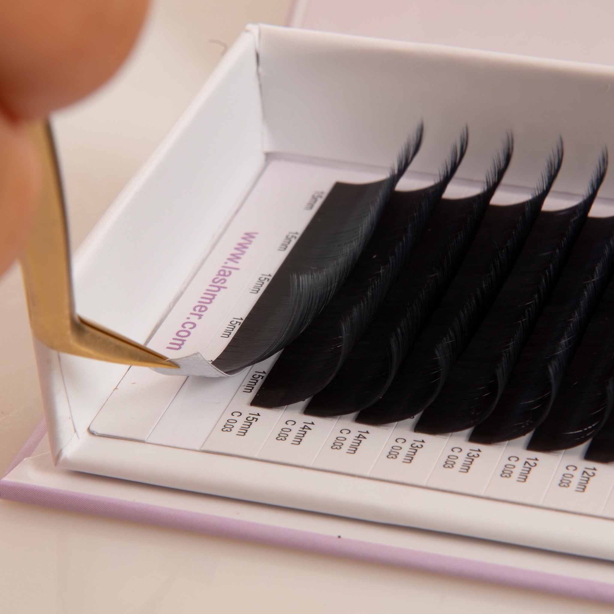 Matt Black Volume Lashes C Curl (0.03/0.05/0.07) 16 Lines - Lashmer